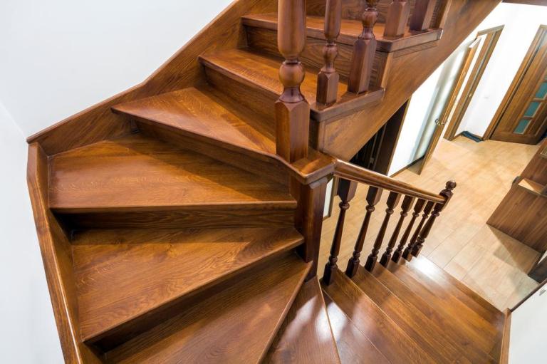Quel style d'escalier en bois choisir à Thumeries ?